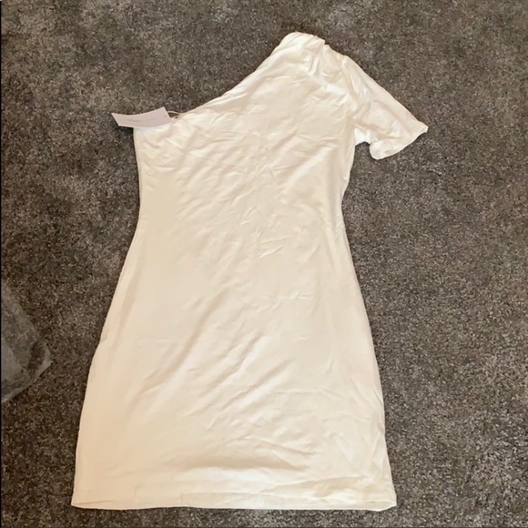 NWT Helen Mini Dress in White REVOLVE LOVERS + FRIENDS - Picture 3 of 7